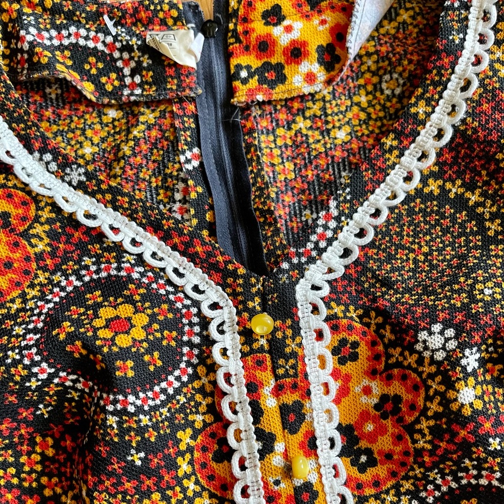 SOLD 70s Psychedelic Floral Mandala Prairie Dress - Picture 8 of 13